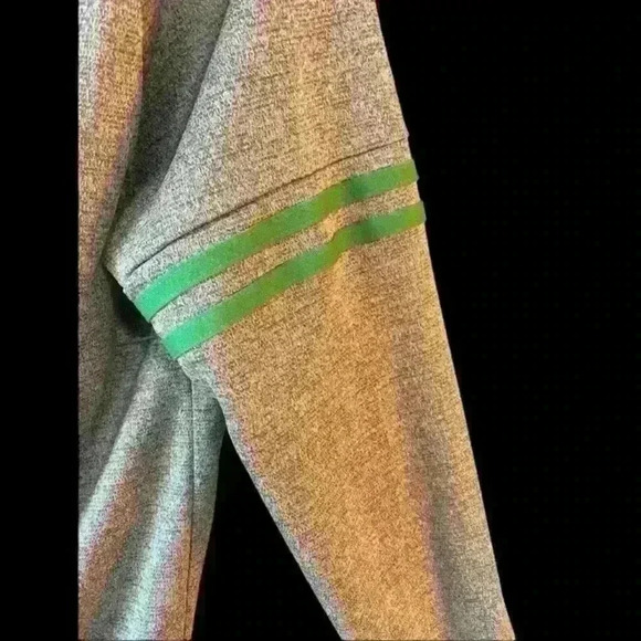 Nike Women’s Oregon Ducks Football Funnel Neck Sweatshirt Jersey. Size Large. - Picture 3 of 11